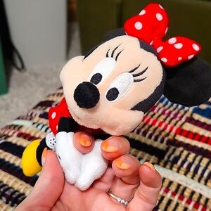 Disney Parks Minnie Mouse Magnet Plush Toy